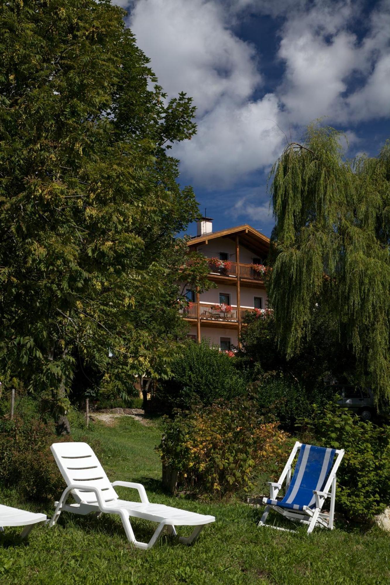 Albergo Bellaria Carano  Buitenkant foto