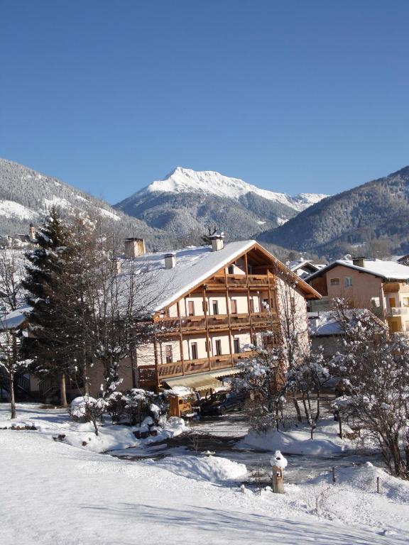 Albergo Bellaria Carano  Buitenkant foto